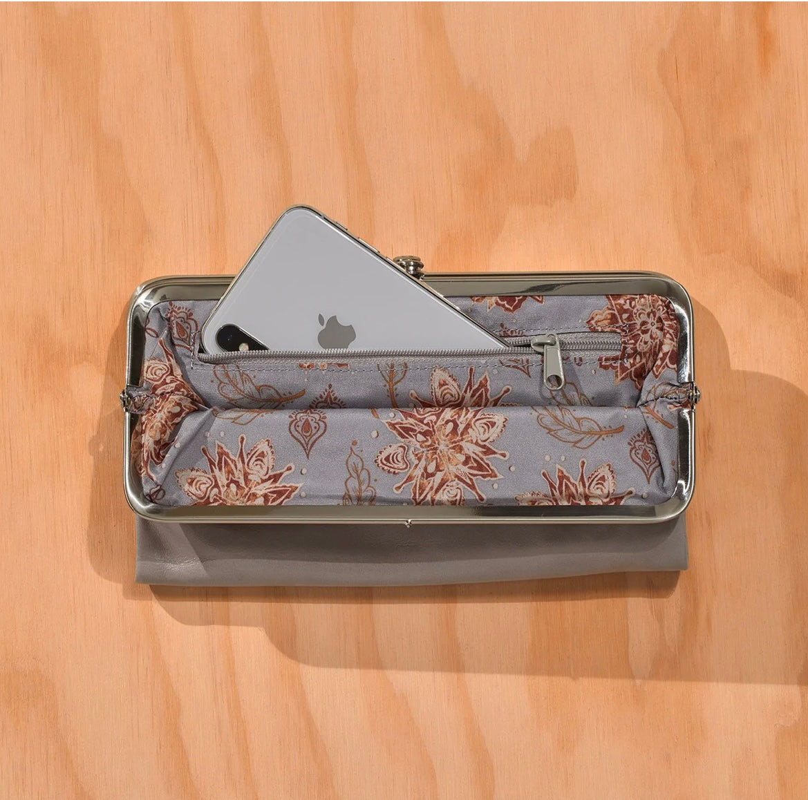 Lauren Clutch-Wallet